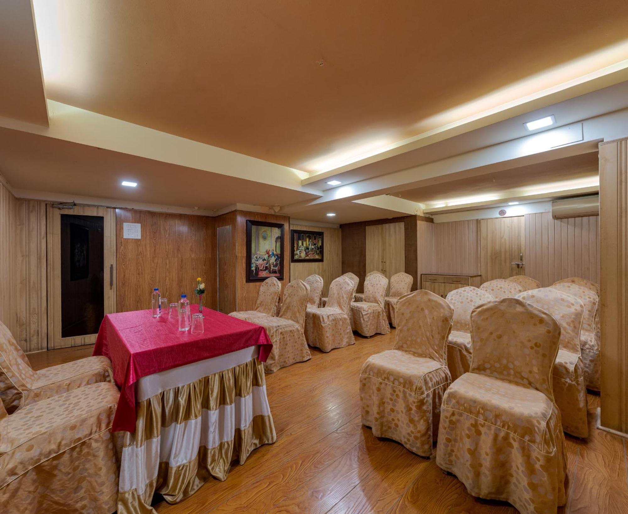 Hotel Surya Executive 3 Star Hotel Solapur Luaran gambar