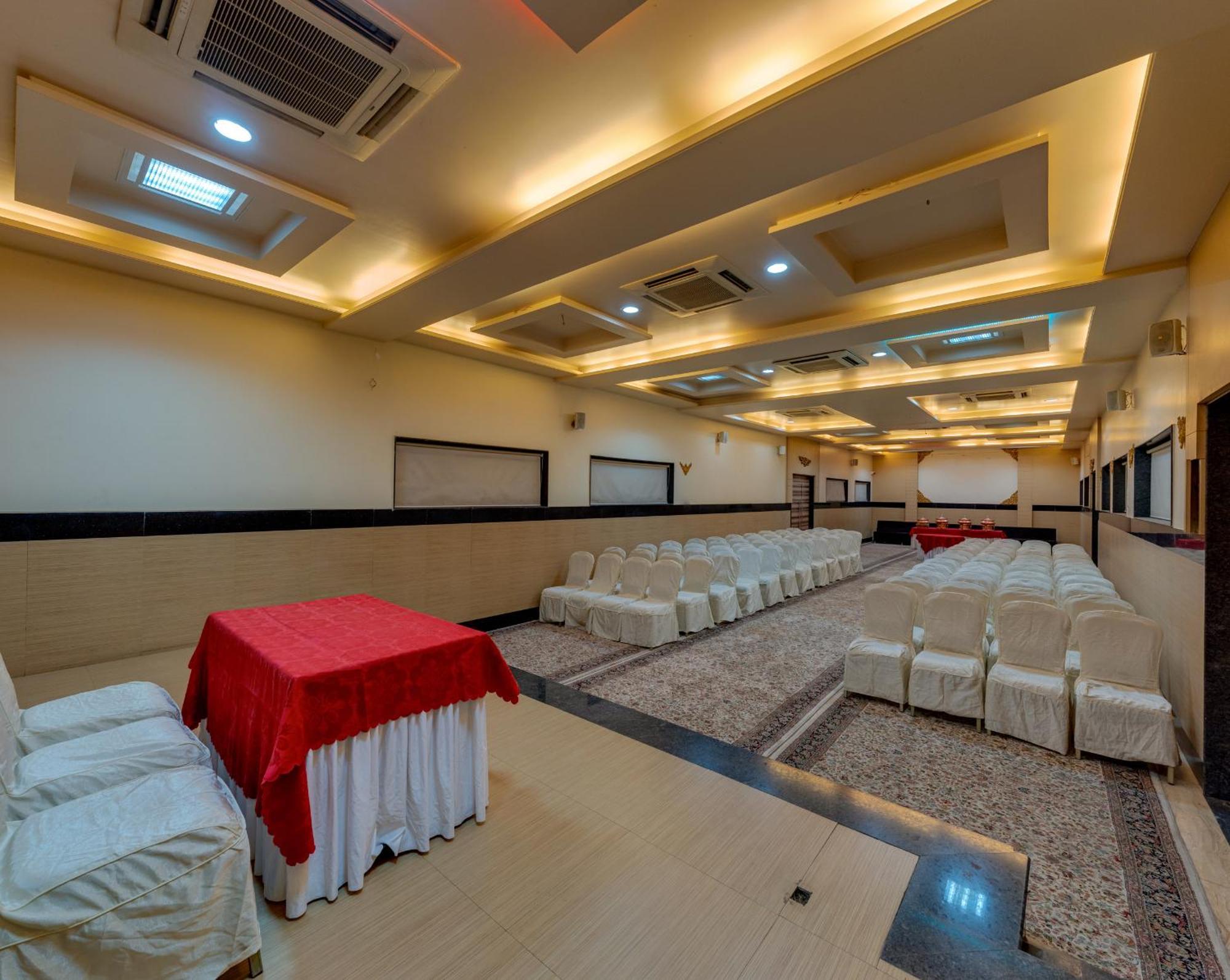 Hotel Surya Executive 3 Star Hotel Solapur Luaran gambar