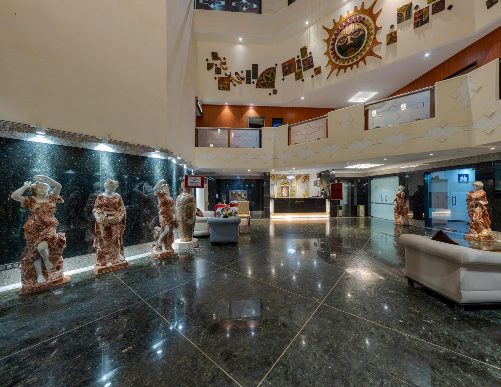 Hotel Surya Executive 3 Star Hotel Solapur Luaran gambar